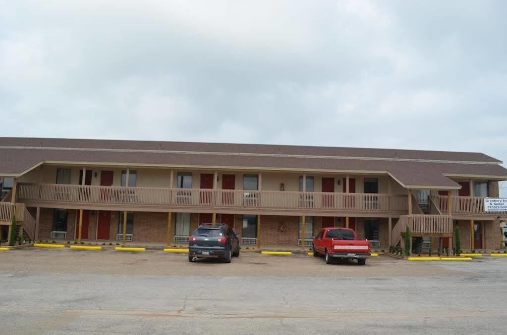 Granbury Inn And Suites Экстерьер фото