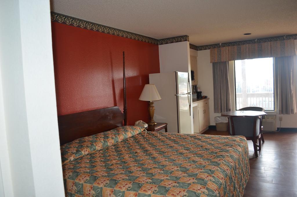 Granbury Inn And Suites Номер фото