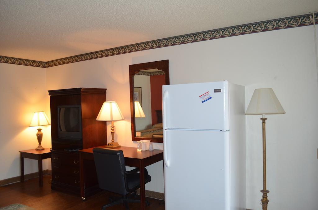 Granbury Inn And Suites Номер фото